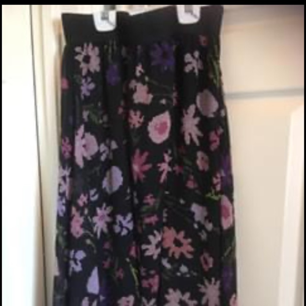Lularoe Lola, L Worn Once, Black With Flowers🦄